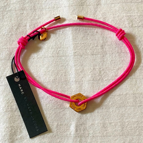 Marc Jacobs Adjustable Hot Pink Bracelet with Gold Charm - Picture 1 of 7